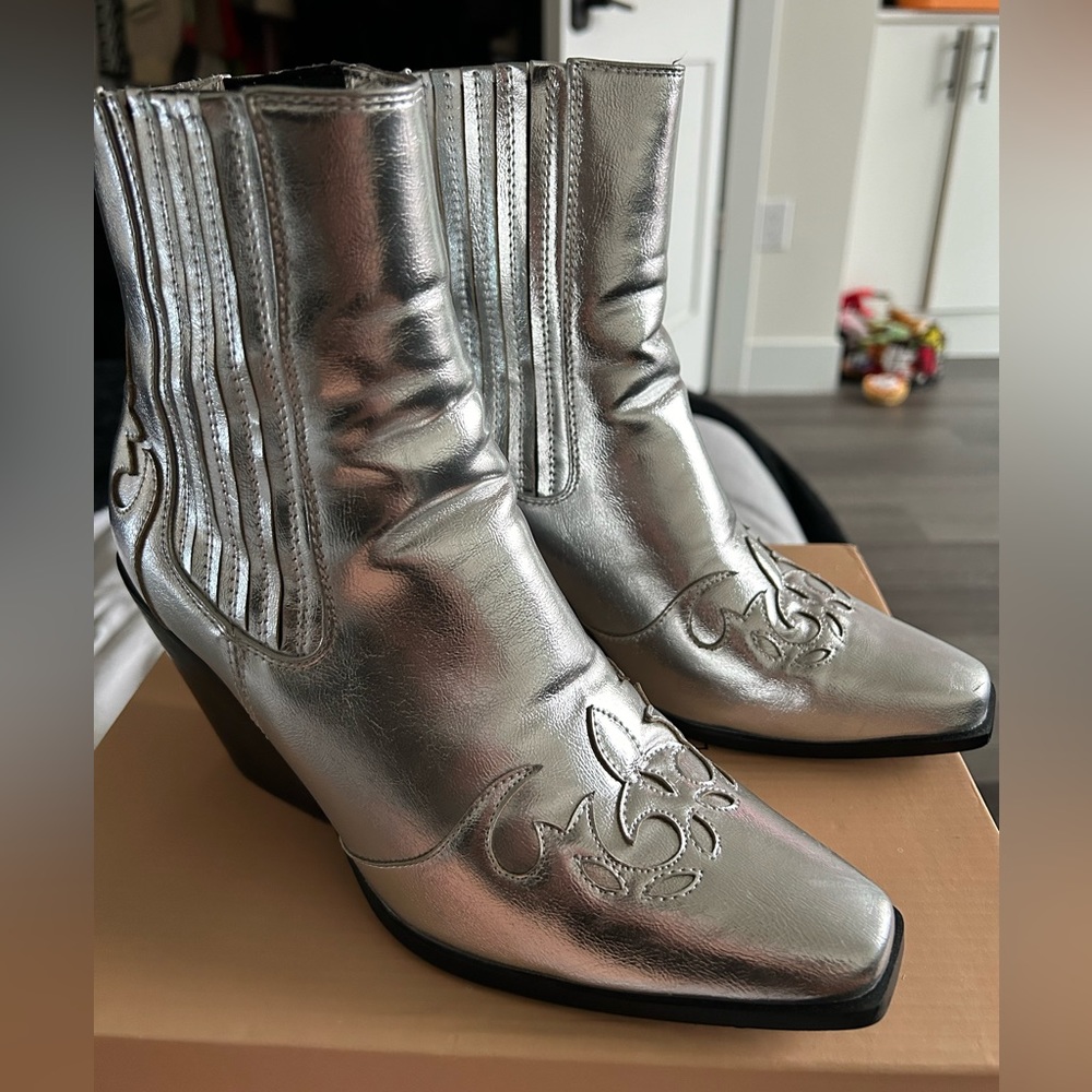Billini Silver Cowboy boots